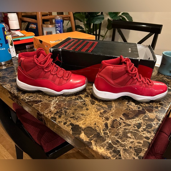 Jordan 11s - Picture 4 of 6